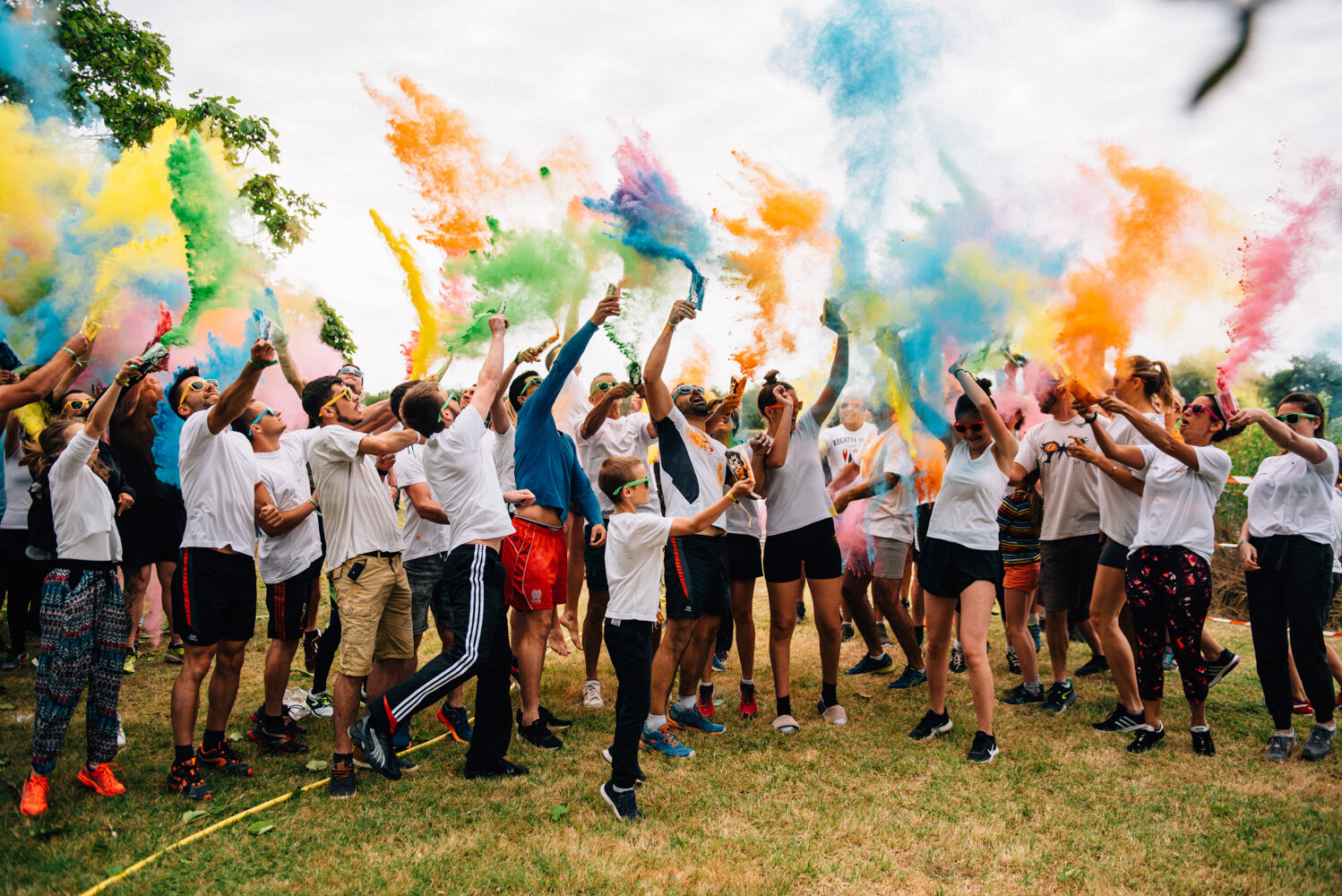  Arrivée d'une course festive. Avec la CCAS. Arès, France. Juin 2019 // Arrival of a festive race. With the CCAS. Ares, France. June 2019. 