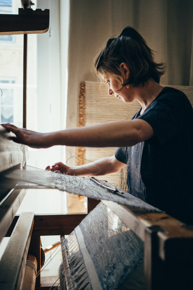  Charlotte KAUFMANN. Créatrice textile tisseuse brodeuse // Textile designer weaver embroiderer. 