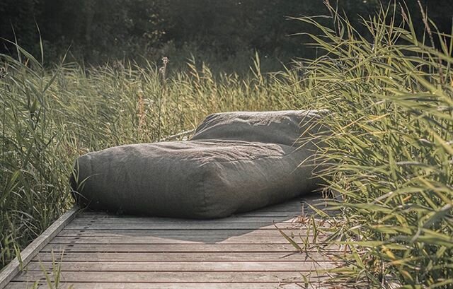 Enjoy a holiday feeling at home &mdash; Our Sun lounger presented between the reeds. 🌾
More coulours and models available, see link in bio. ✨ NEW Website✨#mykh #quickdelivery #escape #fromcapetoknokke #outdoor #outdoorfurniture #outdoorlounger #sunl