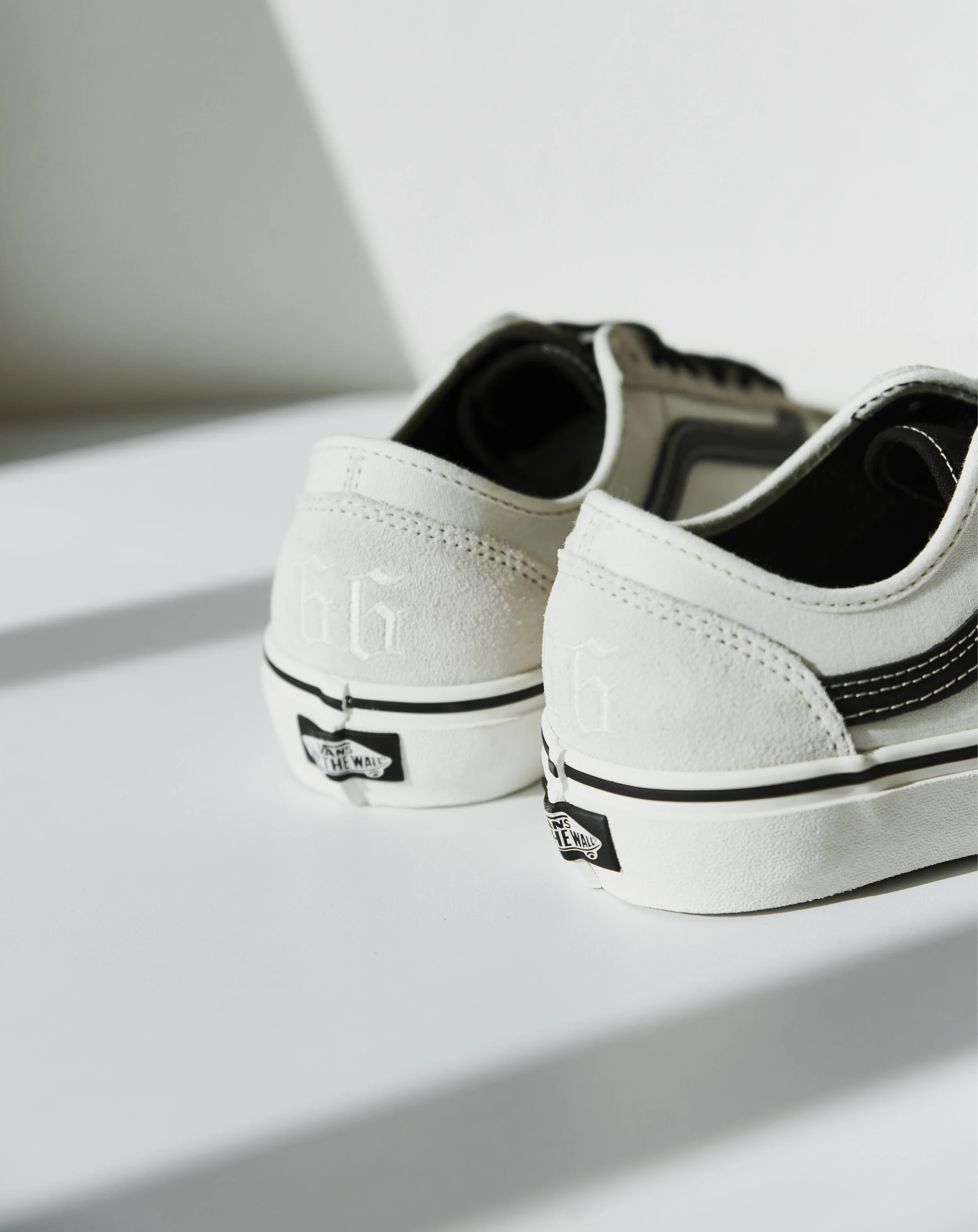 style 36 decon surf shoes