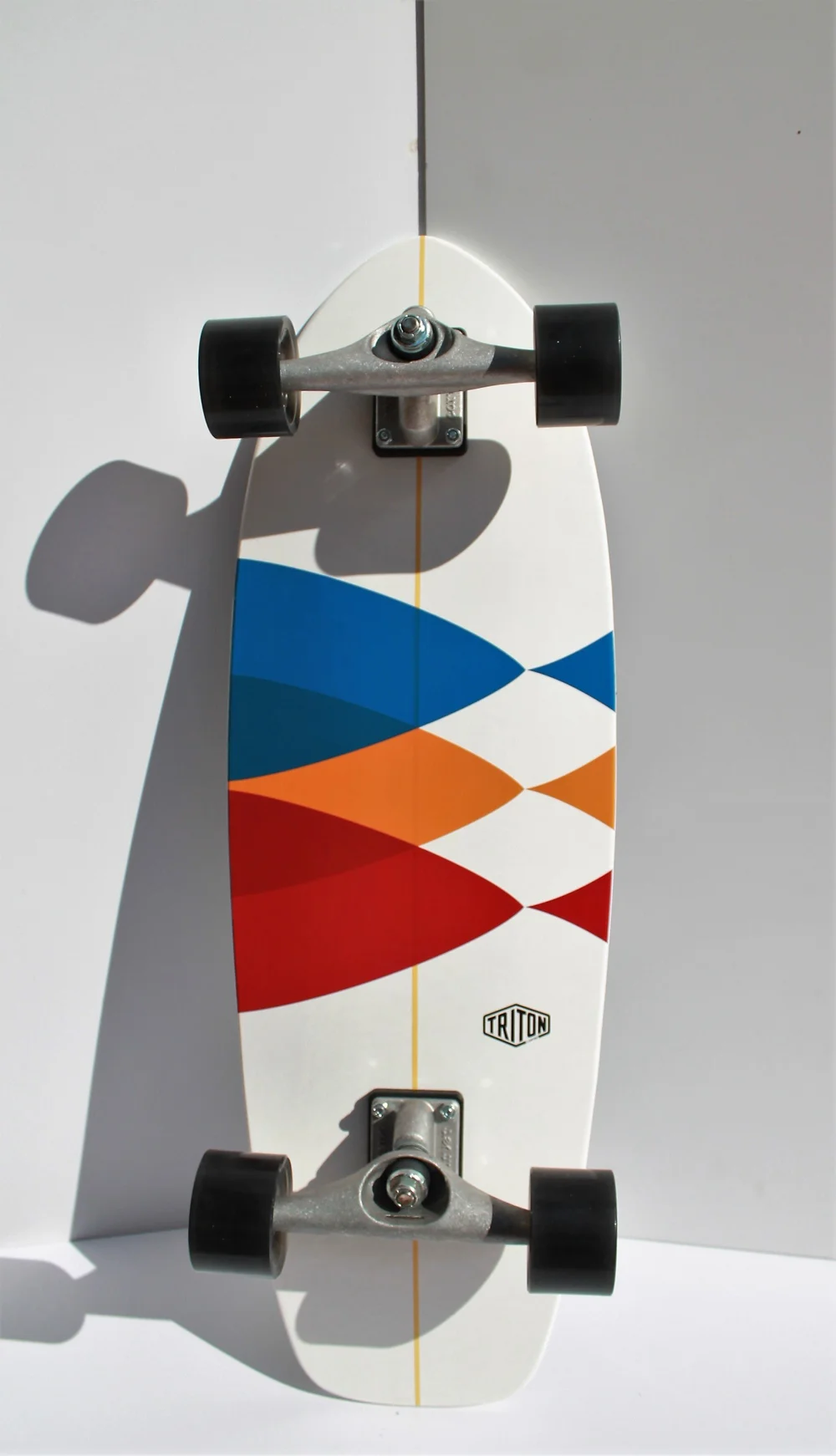 Carver TRITON 30\" SPECTRAL スケートボード Carver Triton Spectral 30 Surfskate - Triton Surfskate Serie