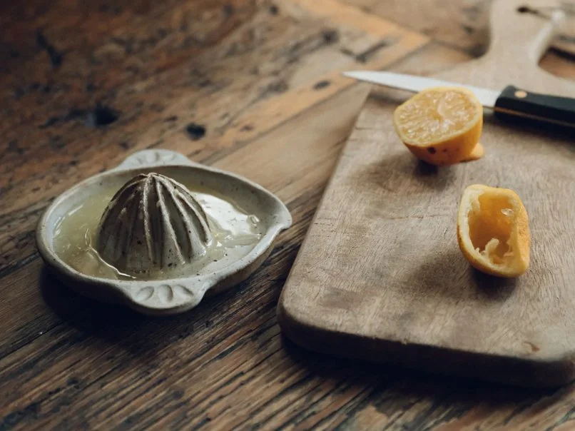 settle x every story | citrus juicer