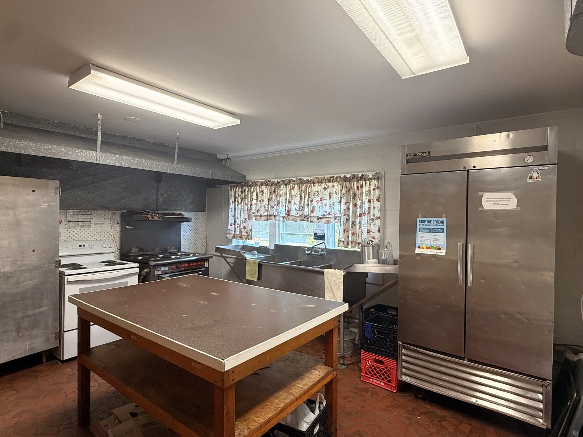 Kitchen - Pine Acres Community Center.jpeg.jpeg