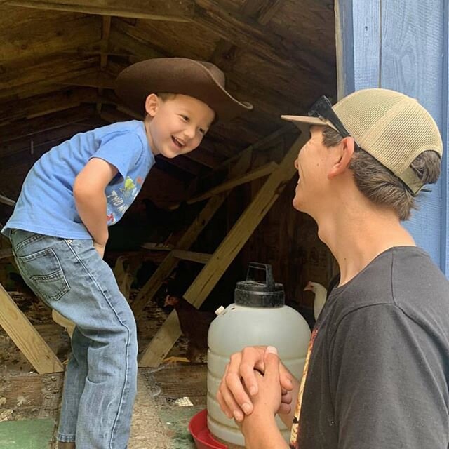 We had some really big help on the farm a few days back! @createdbygracie and her little brother came out and helped take care of all the critters. Thank so much for the help guys! Sharing the joy of farming definitely makes it multiply. 🌱🐥🐷🐏 📸 