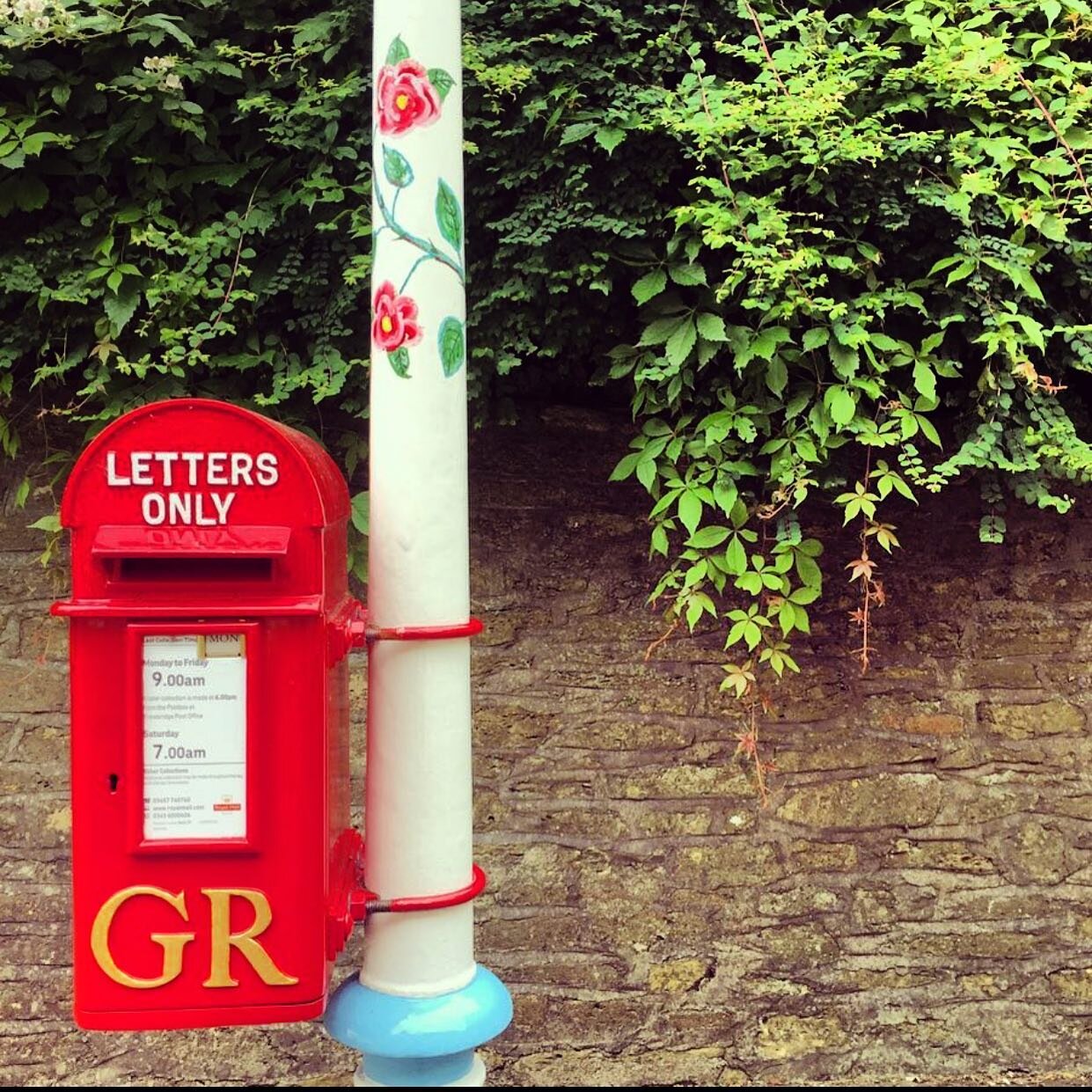 I wrote about my love of posting letters in a blog post over on&nbsp;@rawdesignstudio&nbsp;and it seemed to strike a chord with people. If all else fails and you&rsquo;re having a bad day, go and post a letter. It means you can walk with purpose, fee