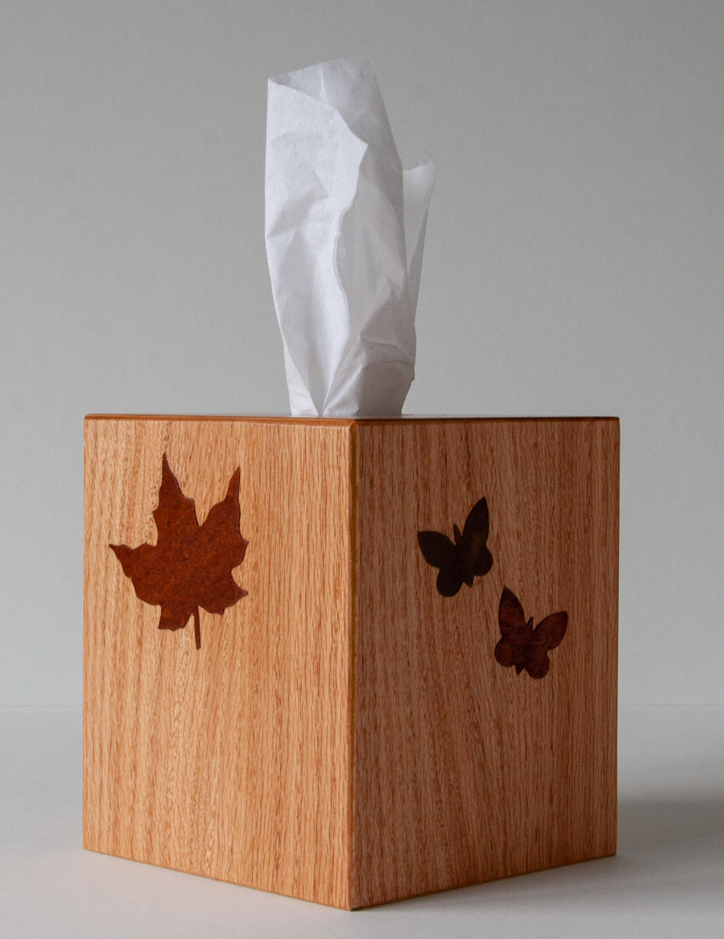 CRW600 Tissue box with veneer design - Anne F..png