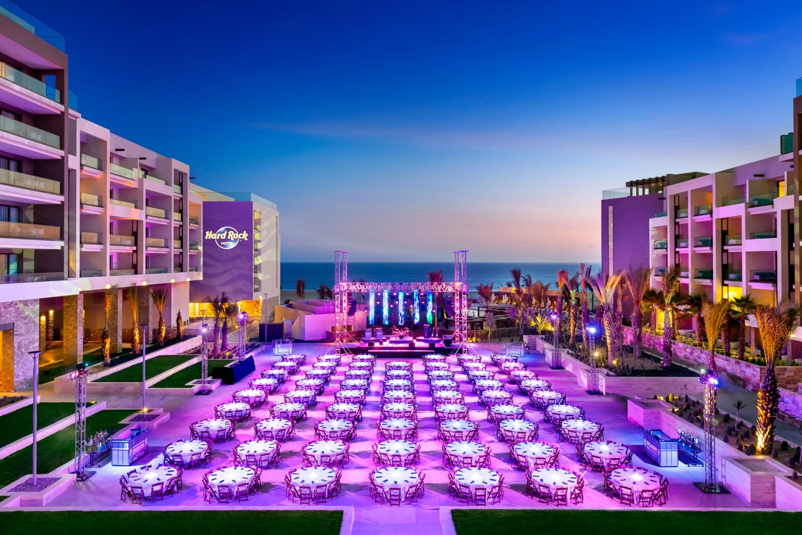 HRHLC_MUSE_TERRACE_CONCERT_DINING_SETUP.jpeg