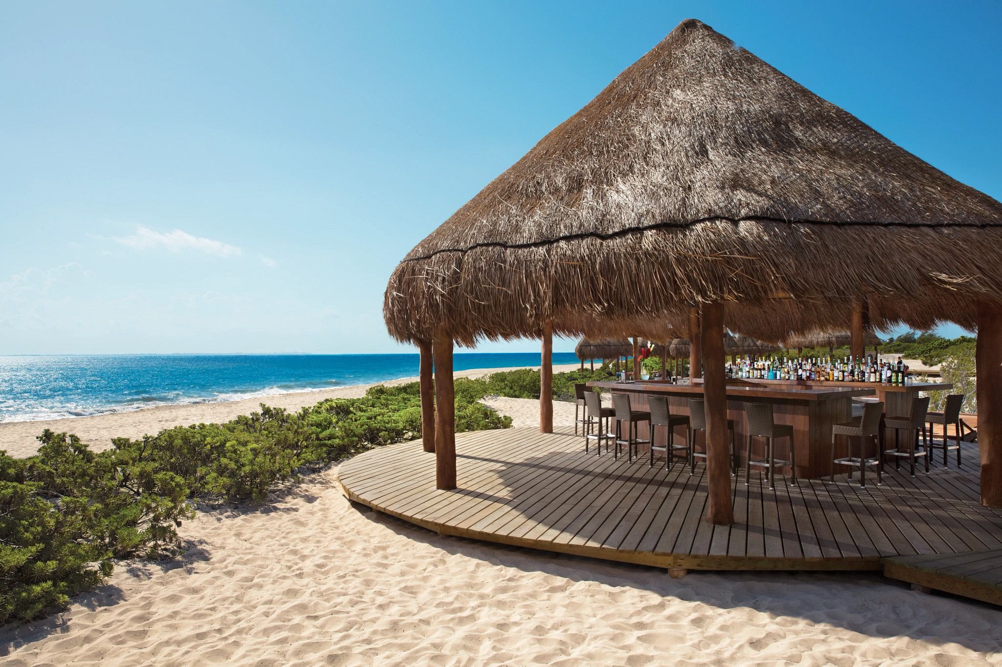 DREPM-BAR-HideawayBeachBar-3-CB.jpg