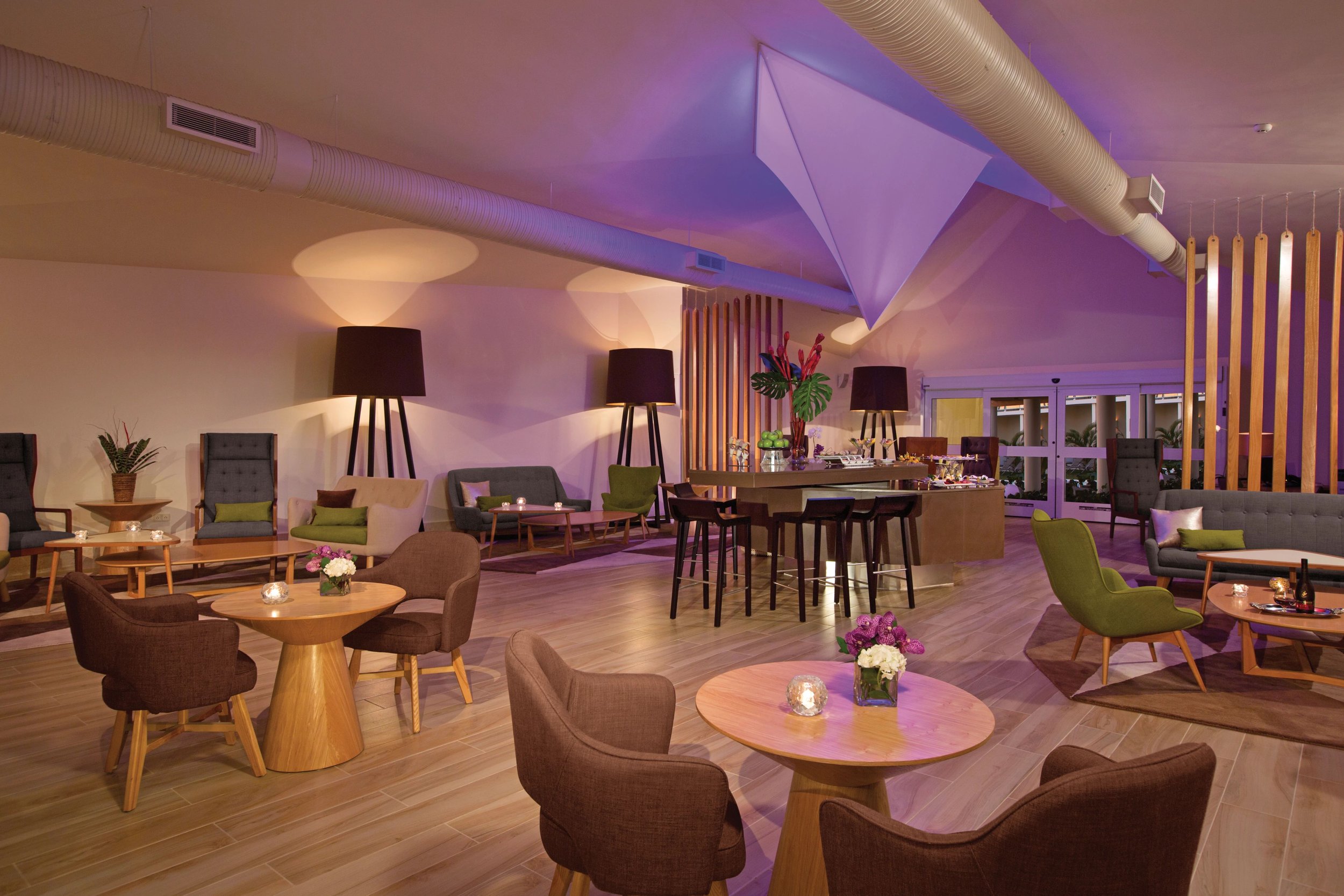 BREPC-INT-XhaleClub-Lounge-2-CB.jpg