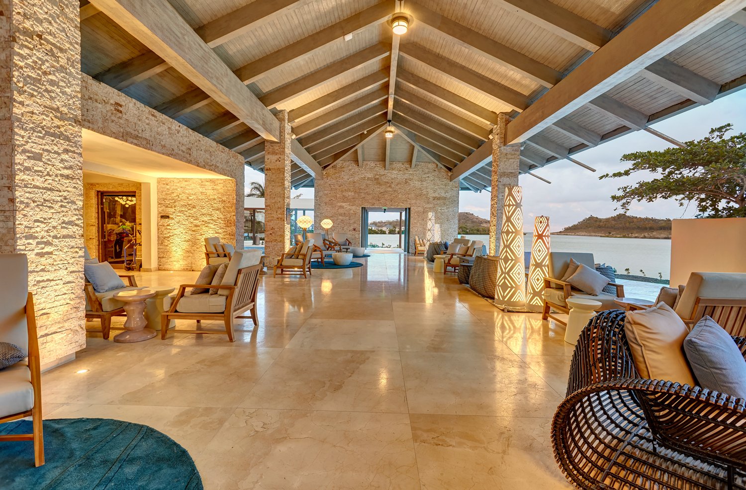 Royalton Antigua lobby.jpg