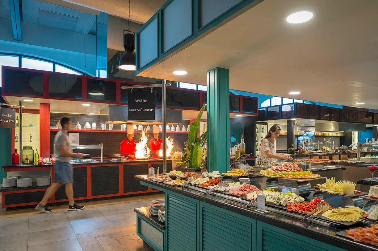 Ocean el Faro buffet.jpg