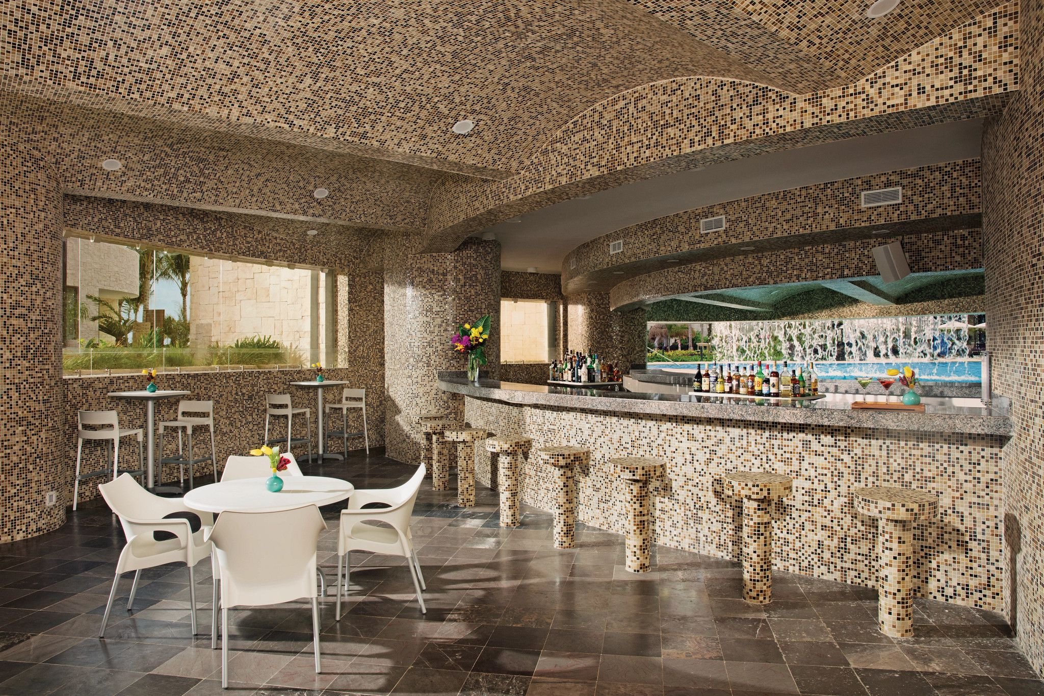 DREPM-BAR-GrottosBar-Indoor-1A-CB.jpg