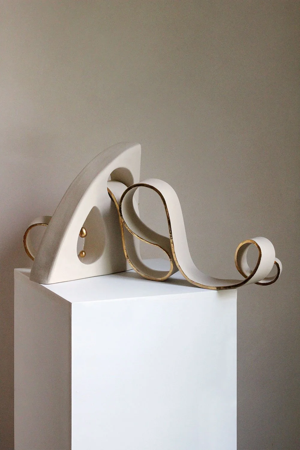 'Emotional Rollercoaster' 2025.
Stoneware with 24 karat gold lustre and gold copper wire.
w 53cm x h 23cm x d 22cm