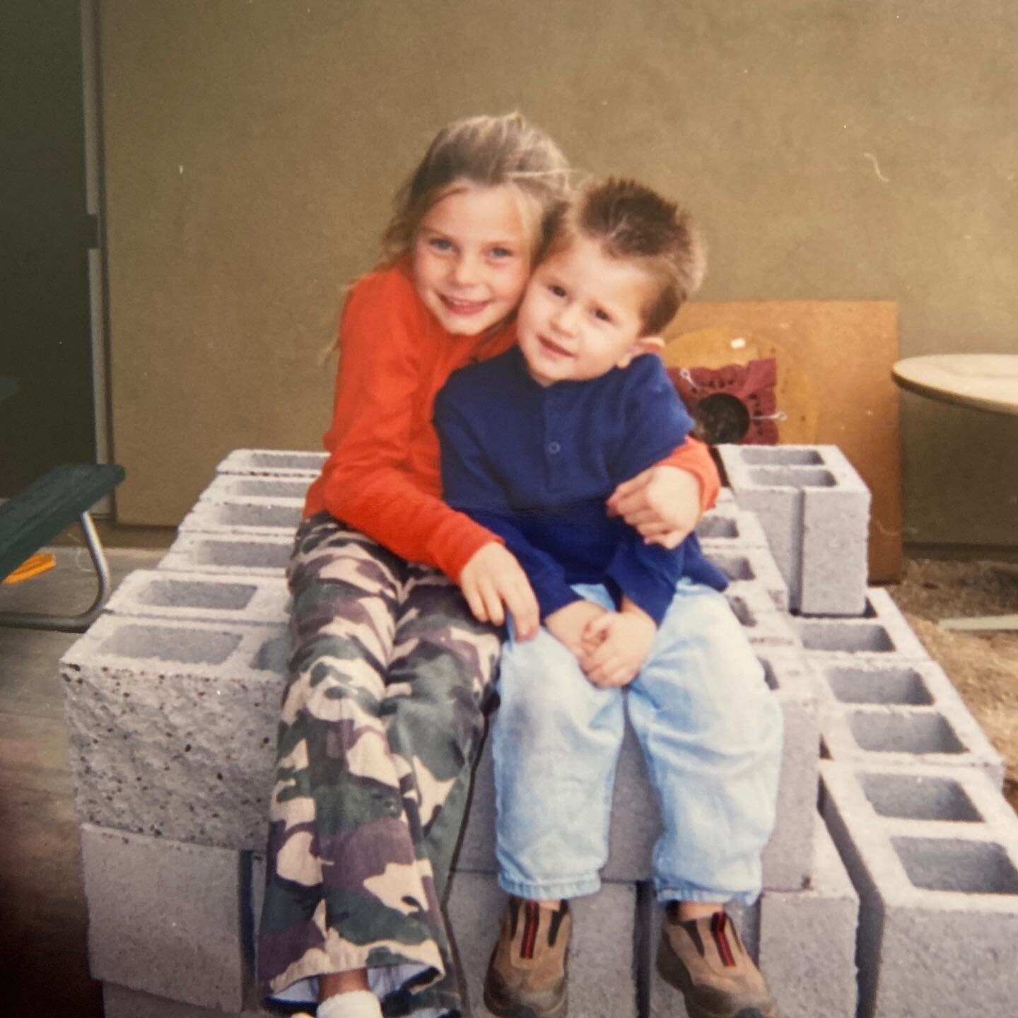 Construction kiddos 🚧 Always love having my kids and family with me on the job sites! #throwbackthursday