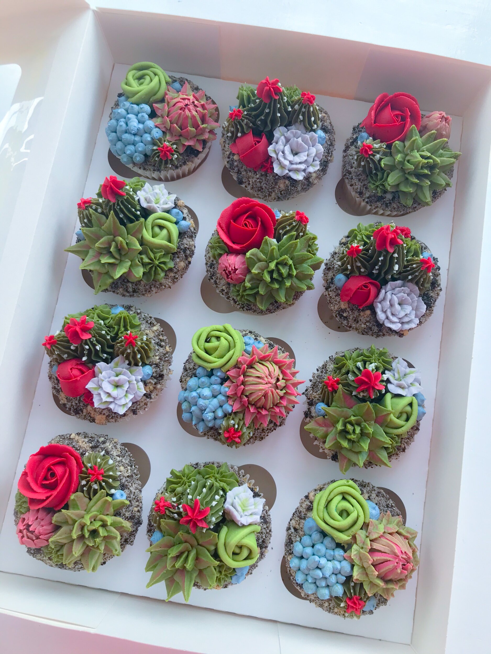  Succulent Themed Buttercream Floral Cupcakes 