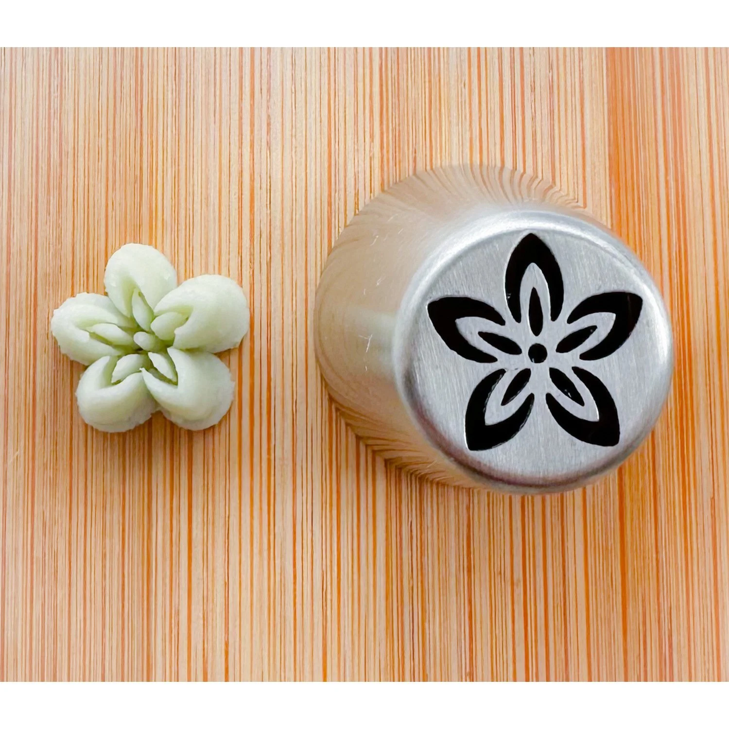 The Butterfly Cake Shop small Russian Nozzle SR1.jpeg