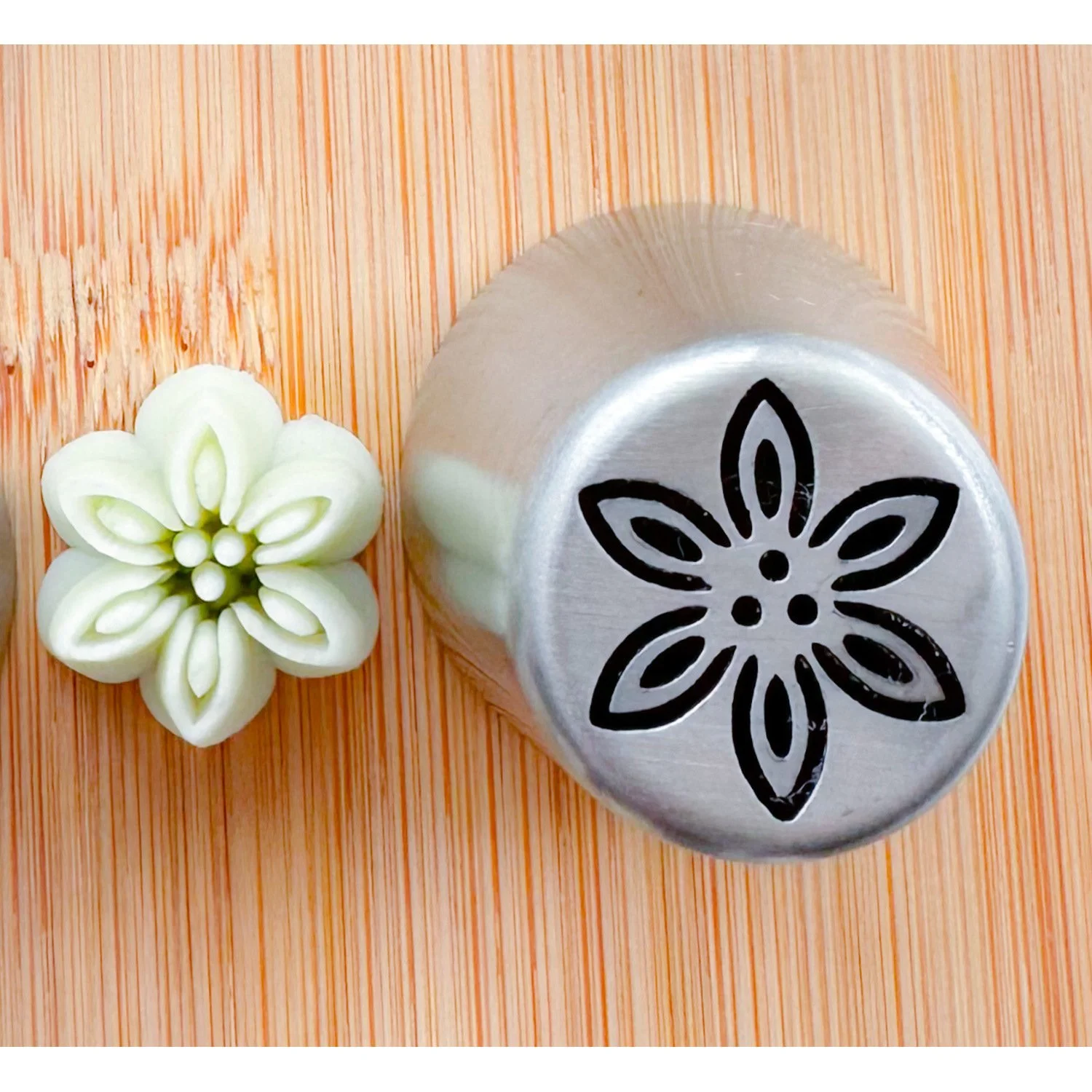 The Butterfly Cake Shop Large Russian Nozzle LR6.jpeg