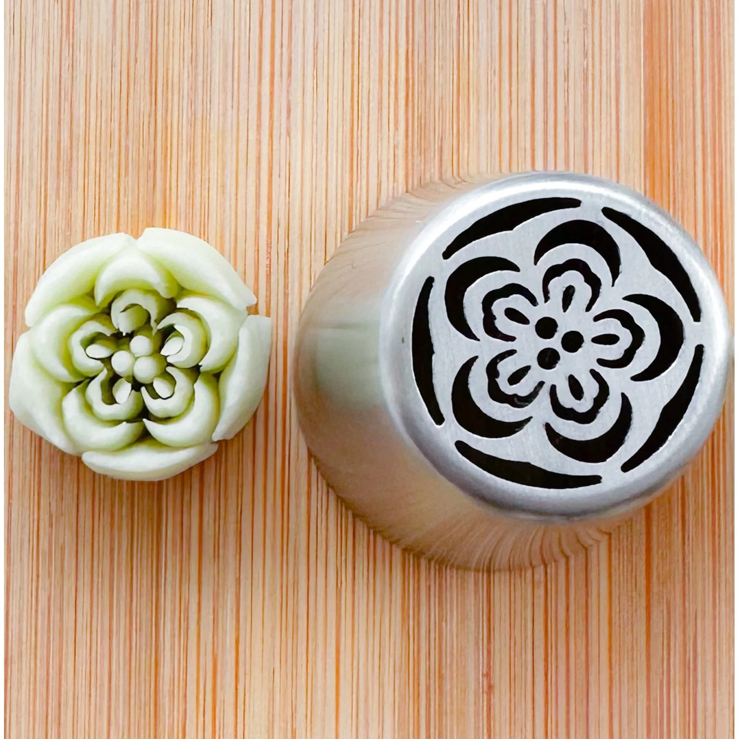 The Butterfly Cake Shop Large Russian Nozzle LR1.jpeg