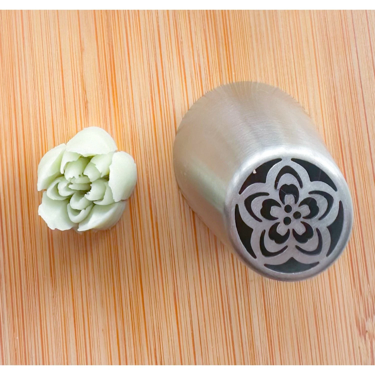 The Butterfly Cake Shop small Russian Nozzle SR10.jpeg