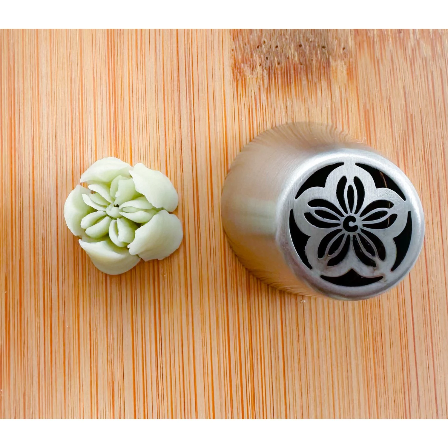 The Butterfly Cake Shop small Russian Nozzle SR4.jpeg