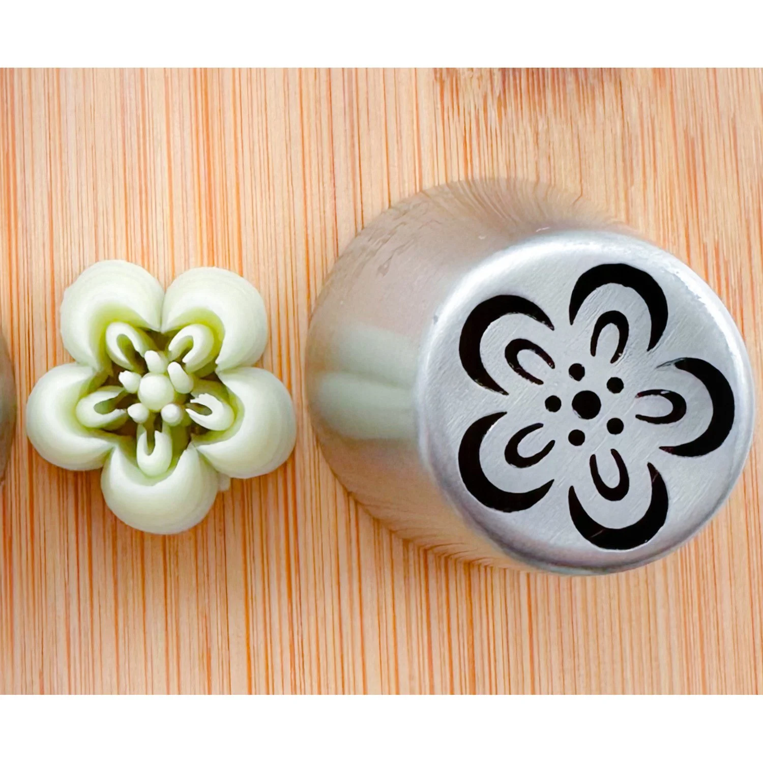 The Butterfly Cake Shop Large Russian Nozzle LR4.jpeg