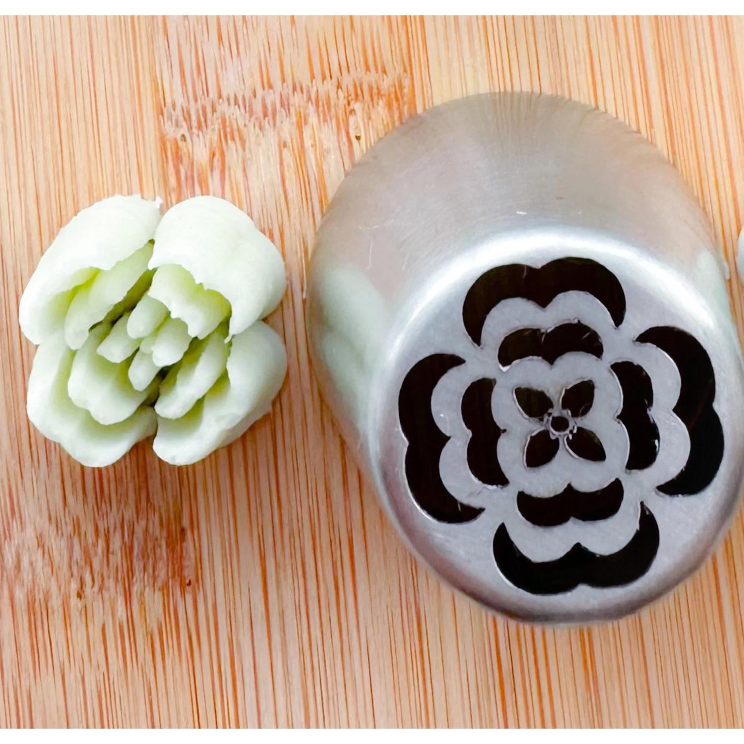 The Butterfly Cake Shop Large Russian Nozzle LR7.jpeg