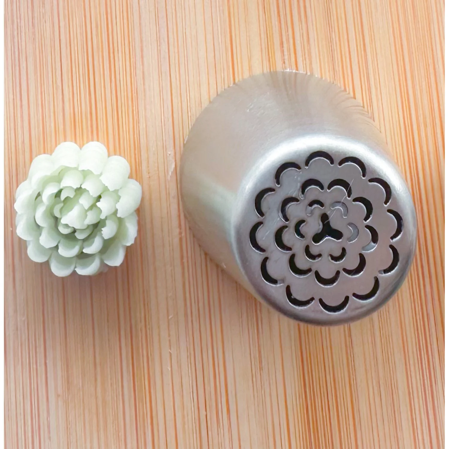 The Butterfly Cake Shop small Russian Nozzle SR9.jpeg