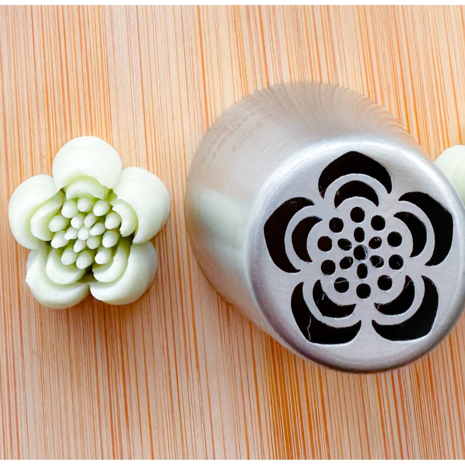 The Butterfly Cake Shop Large Russian Nozzle LR9.jpeg