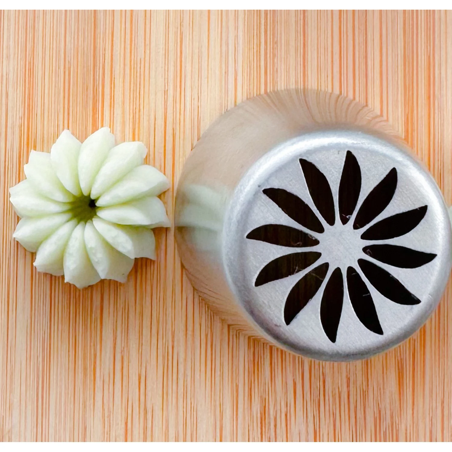 The Butterfly Cake Shop Large Russian Nozzle LR3.jpeg