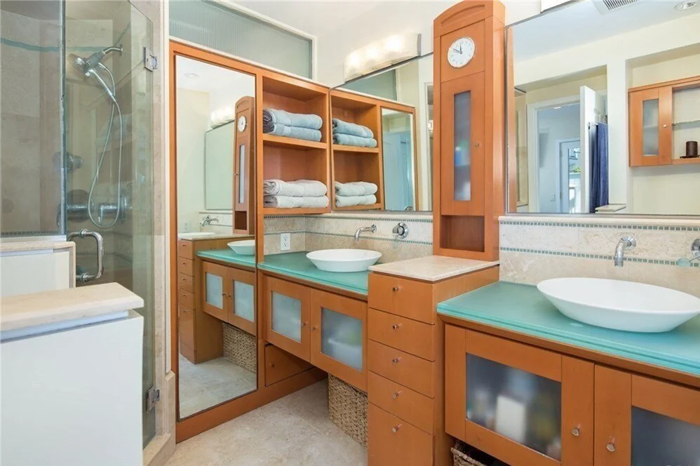 Master+Bath+BEFORE.jpg