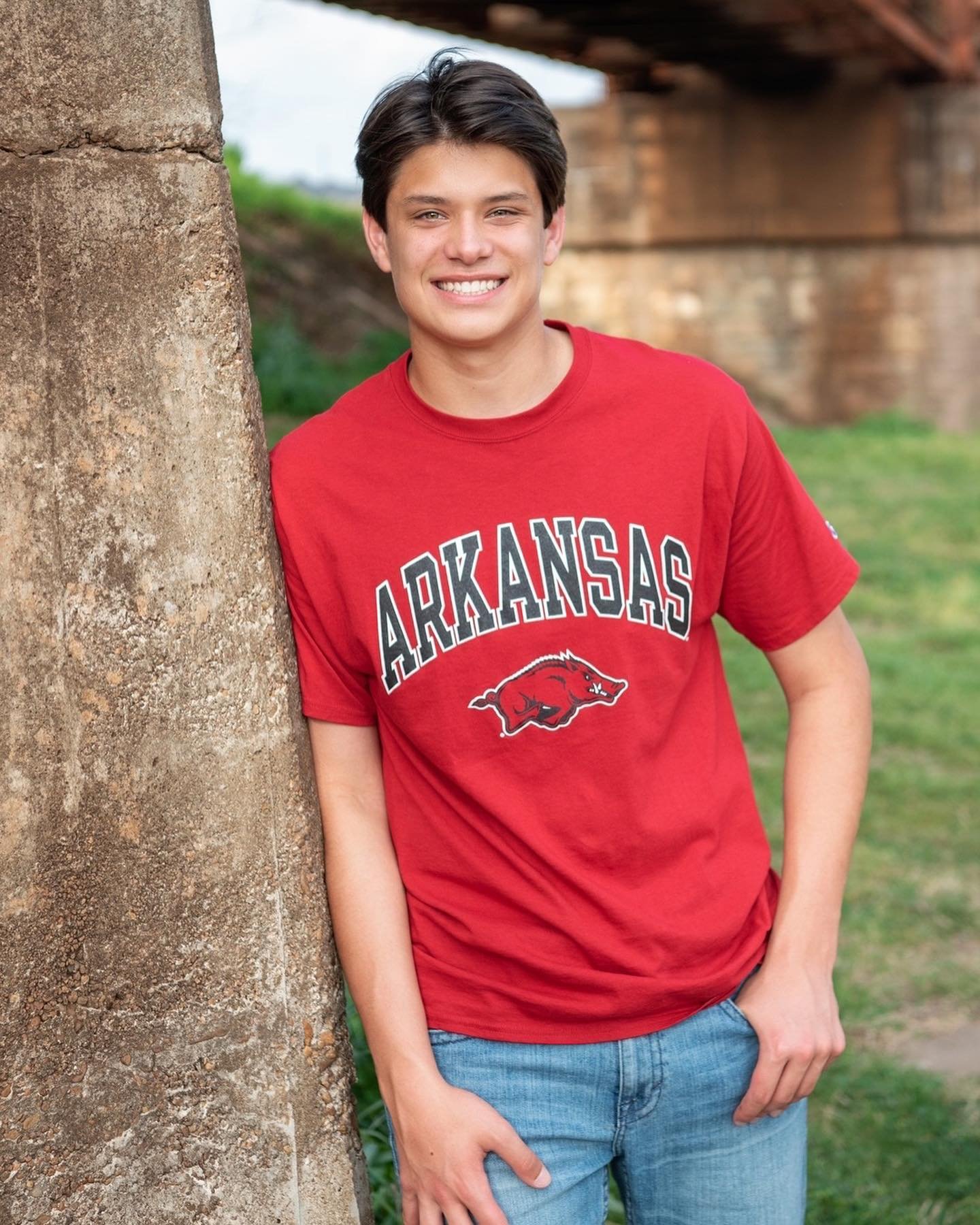 The countdown to graduation is on! 🥳 🎓Just a few weeks to go - love celebrating my seniors! Here's Lucas - he will be headed to Arkansas in the fall! Woo Pig! Thanks for choosing me to document your senior year!! 
⠀⠀⠀⠀⠀⠀⠀⠀⠀
⠀⠀⠀⠀⠀⠀⠀⠀⠀
#seniorphotos 