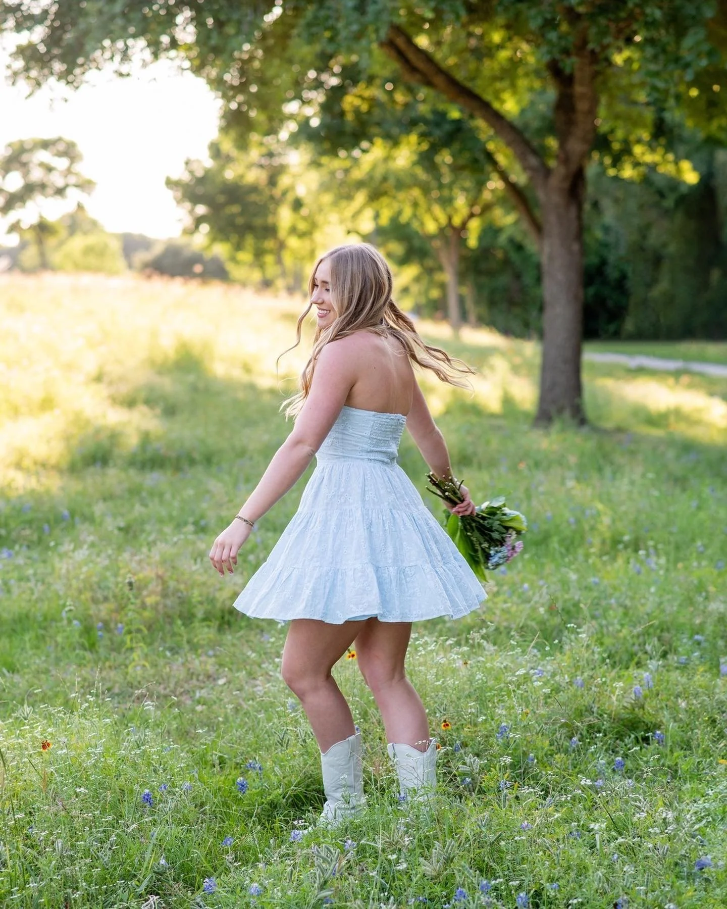 I get asked all the time - when is the best time for senior photos? And the answer is simple -- the best time is when you have time! A lot of people think you have to do them in the spring, but you don't! If you want flowers, we can incorporate them 