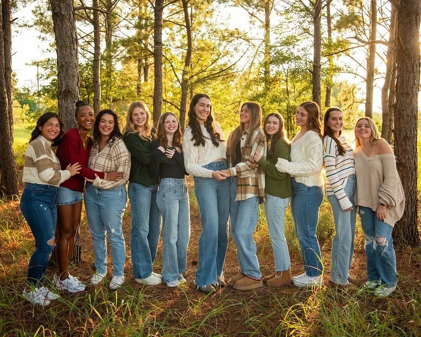Sneak peek from the Team EmpowHER fall photoshoot!!! 🍁🍂It was a brisk 92 degrees and these girls pulled it off flawlessly - they don't sweat, they glow! 😉
⠀⠀⠀⠀⠀⠀⠀⠀⠀
Team EmpowHER is our Senior Rep team for Maureen O'Shay Photography -- the girls o