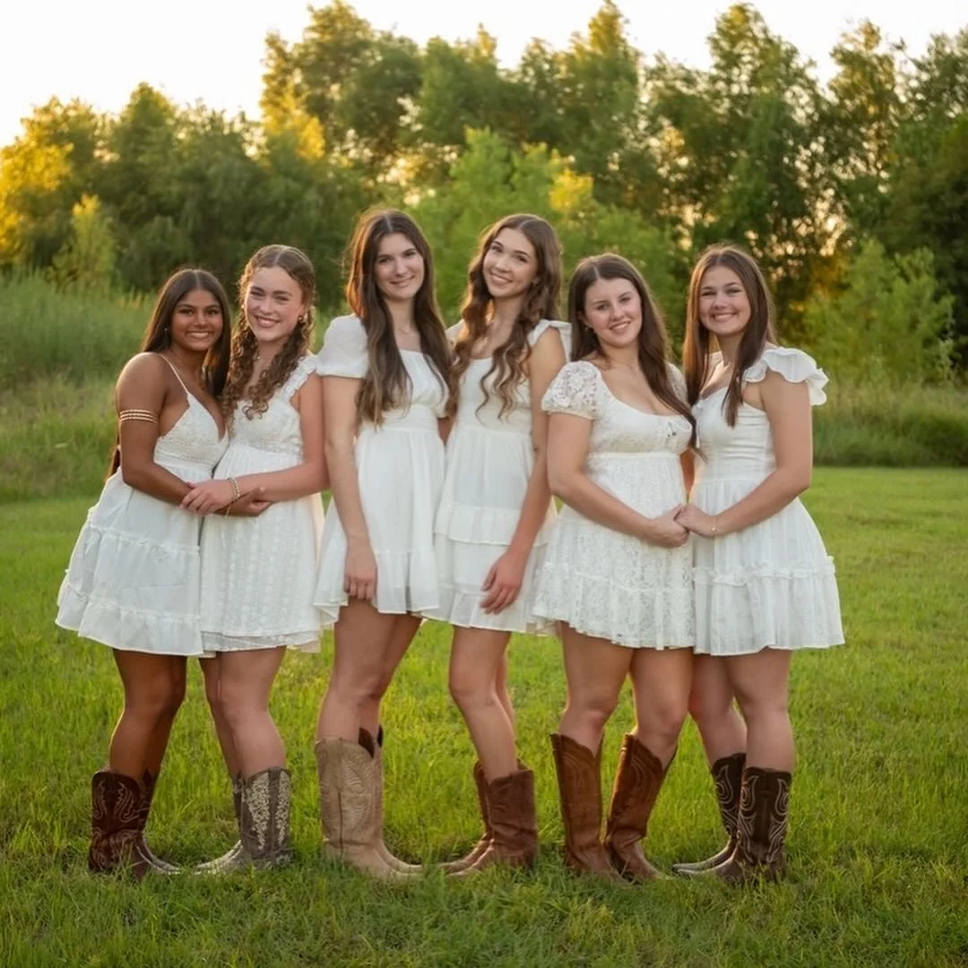 Tomorrow is Senior Night for the Jordan Varsity Volleyball Seniors! So excited for a fun night to celebrate the girls and all their accomplishments! 
#seniorphotos #maureenoshayphotography #senioryear #TeamEmpowHER #katyseniorportraits #houstonsenio