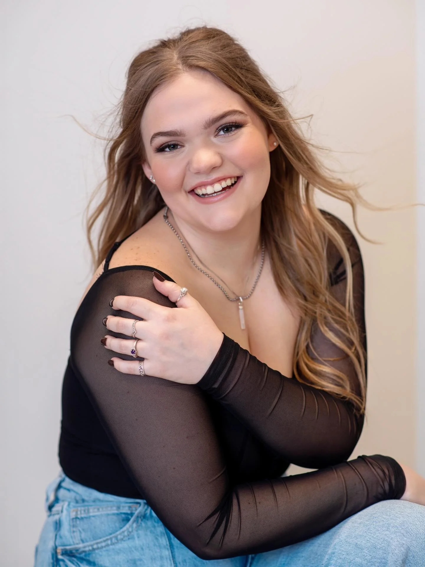 Non-stuffy studio photos loading...
⠀⠀⠀⠀⠀⠀⠀⠀⠀
Love when my senior clients grow up and come back for another session! I love catching up with them!