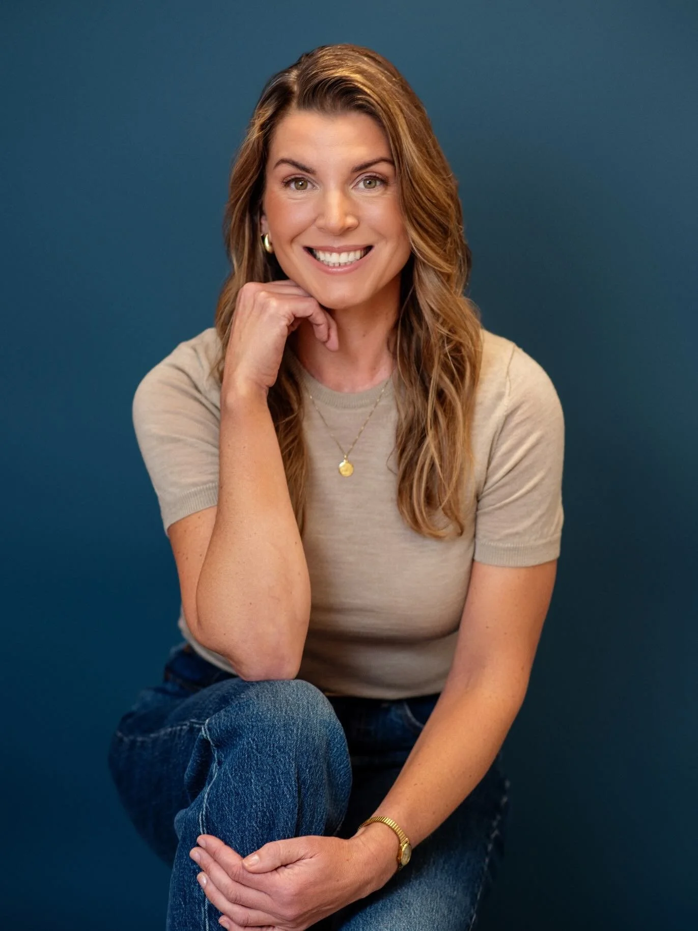 Hot take: professional photos should be one of the FIRST investments you make when launching a business not something you get around to later. Here's why:
⠀⠀⠀⠀⠀⠀⠀⠀⠀
People decide whether to trust you, hire you, or scroll past you in a matter of secon