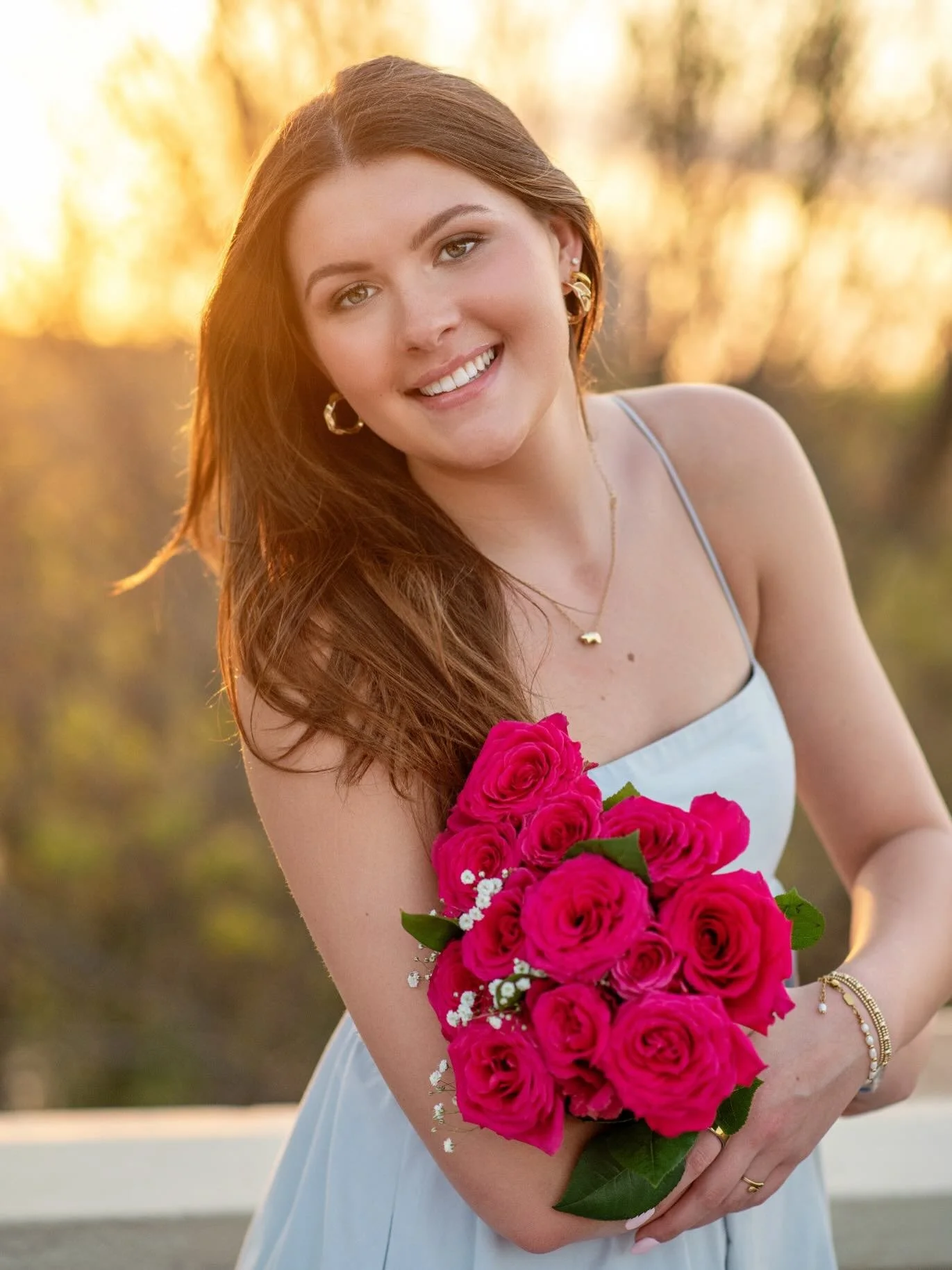Love a sunset moment! Happy Senior Sunday to Quinn!
⠀⠀⠀⠀⠀⠀⠀⠀⠀
HMUA: @faceforward 
⠀⠀⠀⠀⠀⠀⠀⠀⠀
⠀⠀⠀⠀⠀⠀⠀⠀⠀
#houstonseniorphotographer #maureenoshayphotography #katyseniorportraits @houstonskyline