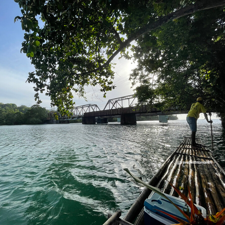 02-travelwittoniann-rafter-rafting-on-the-rio-grande-river-in-portland-jamaica.jpg