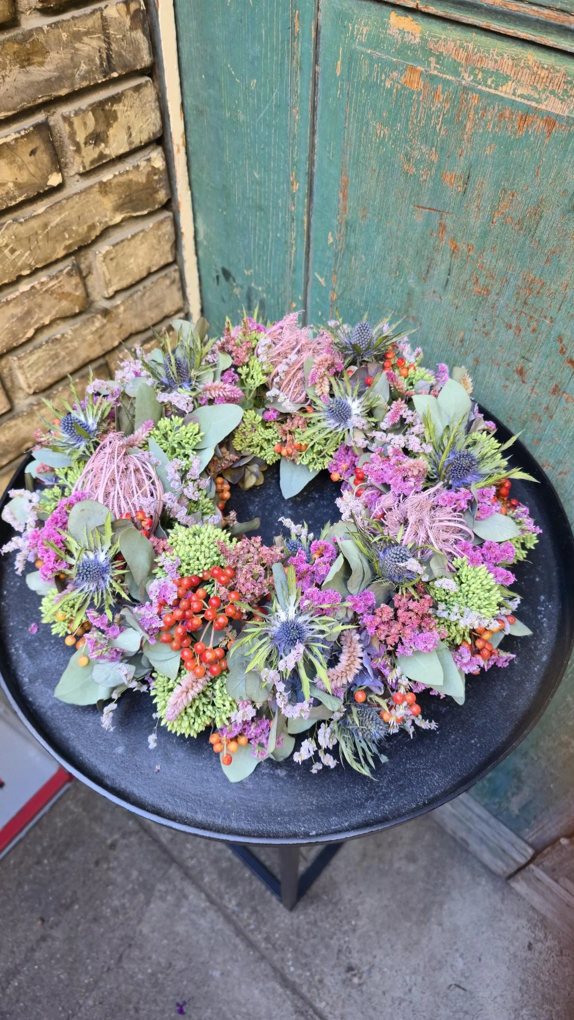 Blumenkranz gesteckt