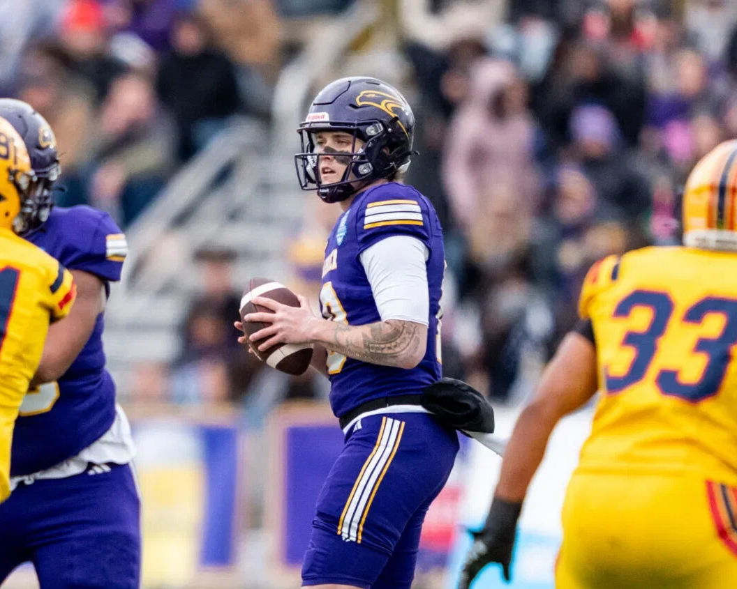 Yates Cup 2025 Preview: Laurier vs. Queen’s — The Battle for Ontario