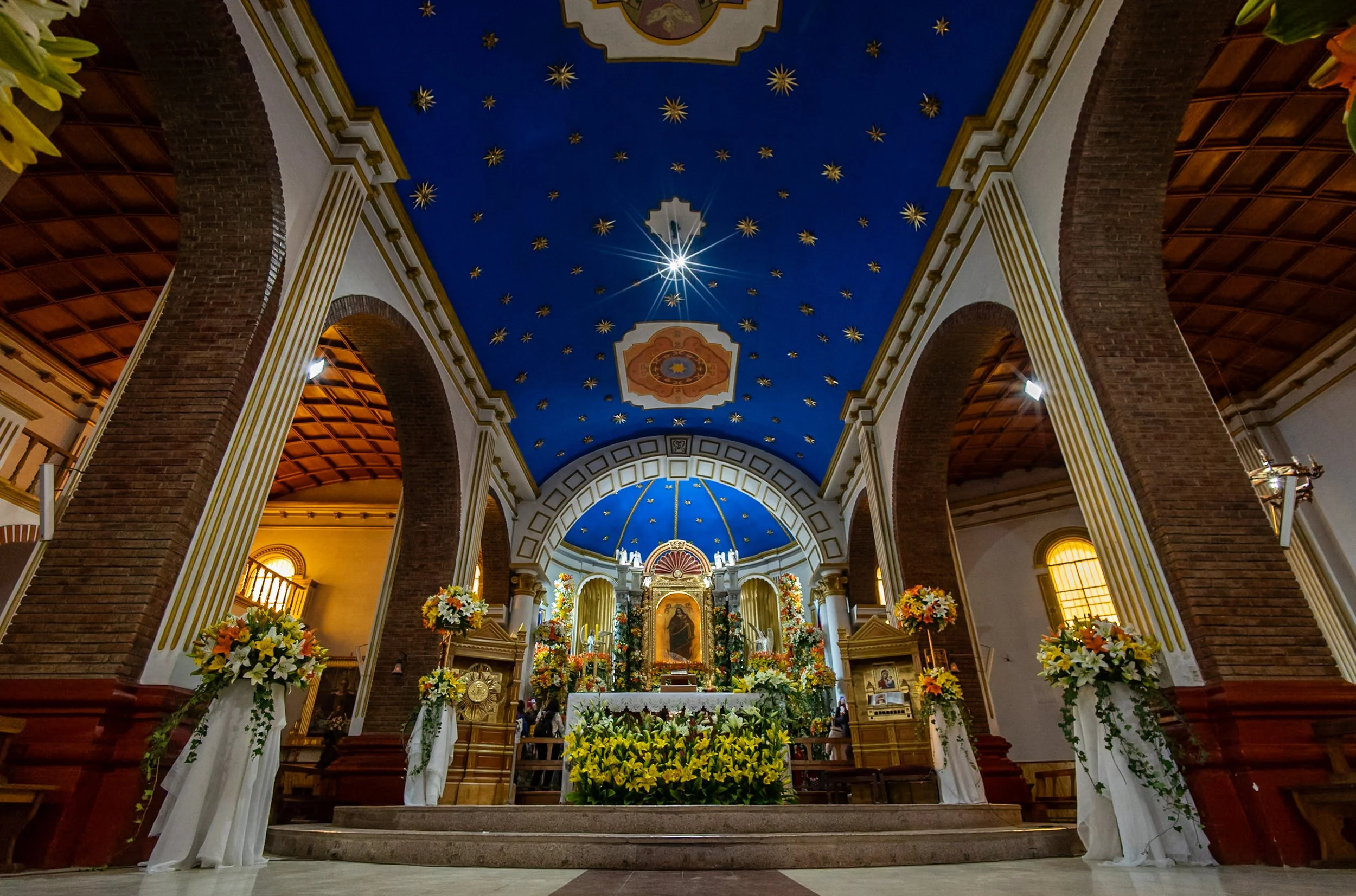 Empty church on the morning of the Peregrinación