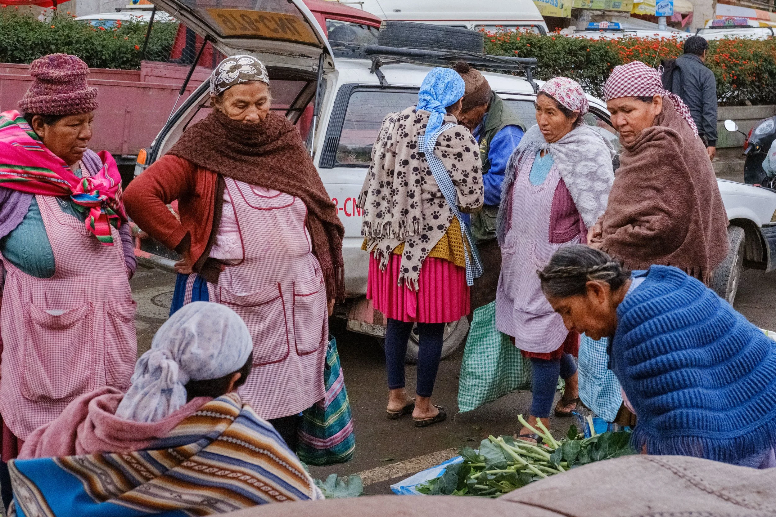 Group of cholitas in Triangulo market in Cochabamba