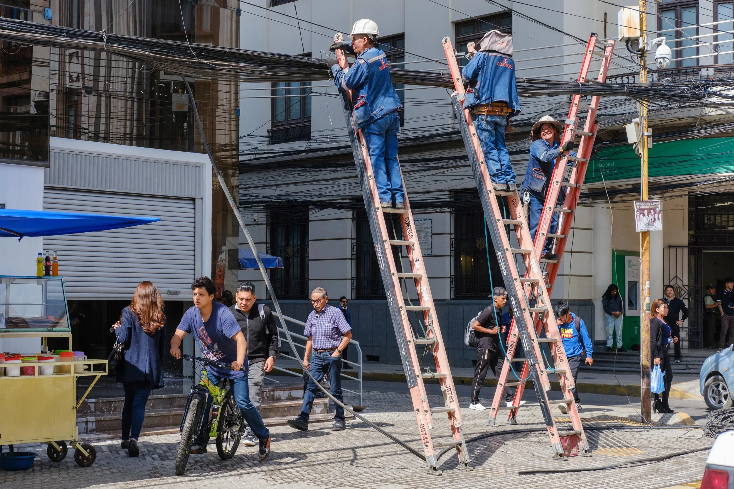 Power lines repair in Cochabamba 2