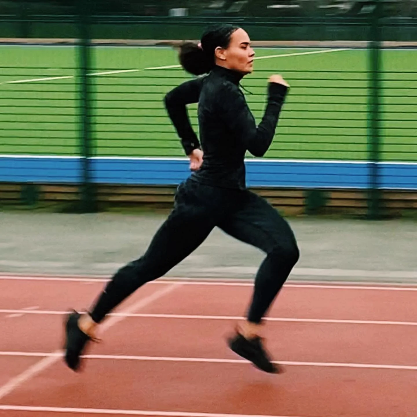 WE&rsquo;RE LIVE 💥
&bull;
Our BETTER FEB THAN NEVER programme is up and ready to download 🙌🏿📲
&bull;
27 pages of progressive programming, including 4x live audio guided runs, 4x weekly check ins and access to our community group 🔥
&bull;
@louisw