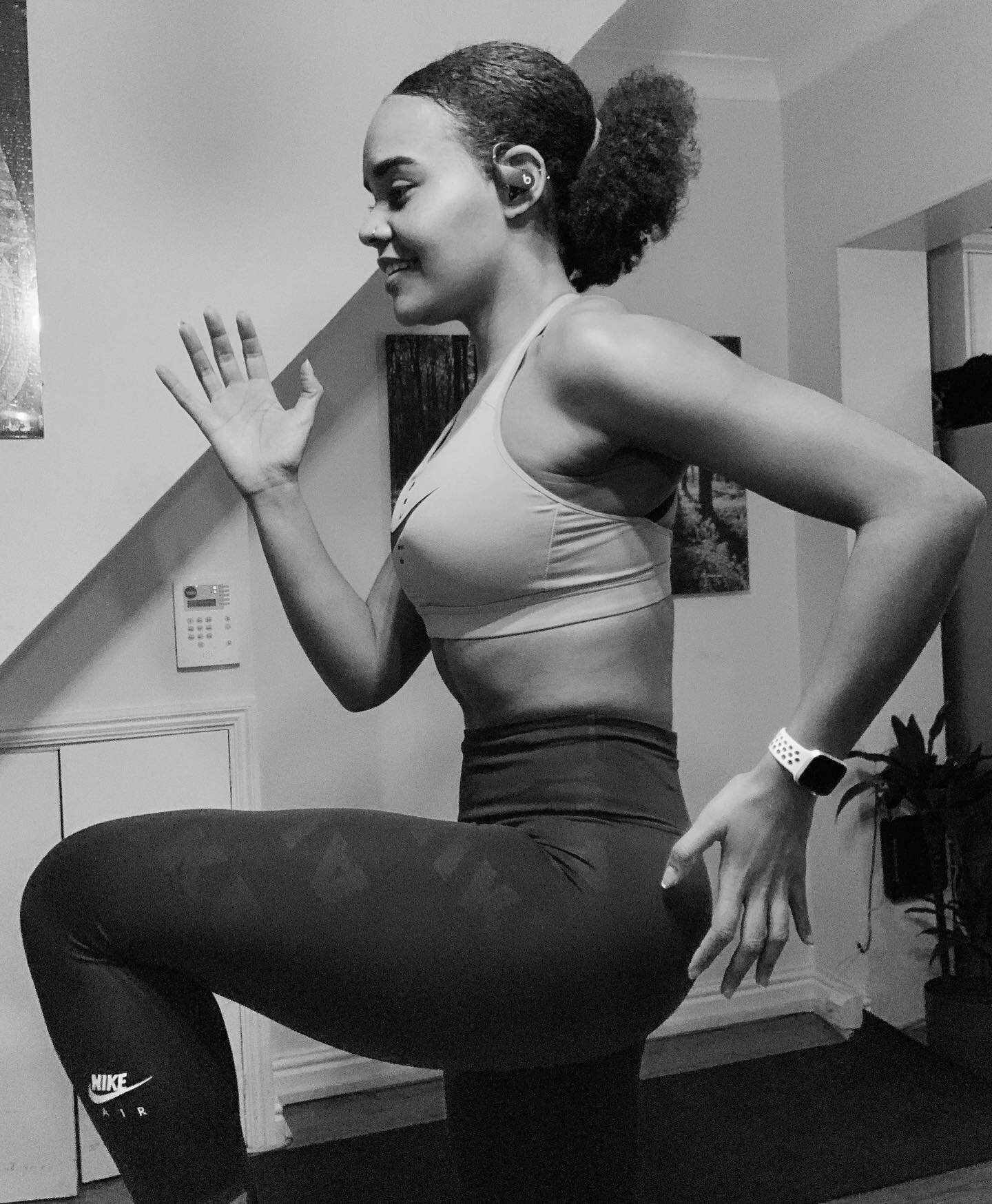 SUNDAY = STEADY RUN DAY 🤗
&bull;
We&rsquo;re back TODAY at 10am for another Live Audio Run hosted by Founders @courtnayfitlondon and @louiswalcott 🎙tickets are completely free and available via link in bio! 
&bull;
See you at 10👊🏾