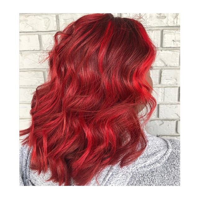 ❣️❣️❣️ HAIR OBSESSION! This babe was painted by @_jeaninemonique  literally making hearts bleed with this gorgeous as head of red hair &amp; look at all that texture...!! YASSSS HUNNIIIII!!!