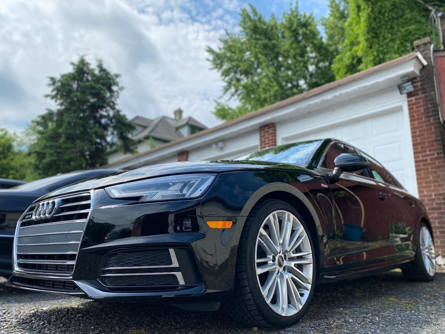 Audi A4 received our Level 1 Prep/Polishing package, in addition to receiving a coat of @igl_coatings_northamerica  Poly 1-Year paint coating. Reach out to schedule your vehicle for a choice of our many Ceramic/Graphene Coating options. 💎 
➖➖➖➖➖➖➖➖

