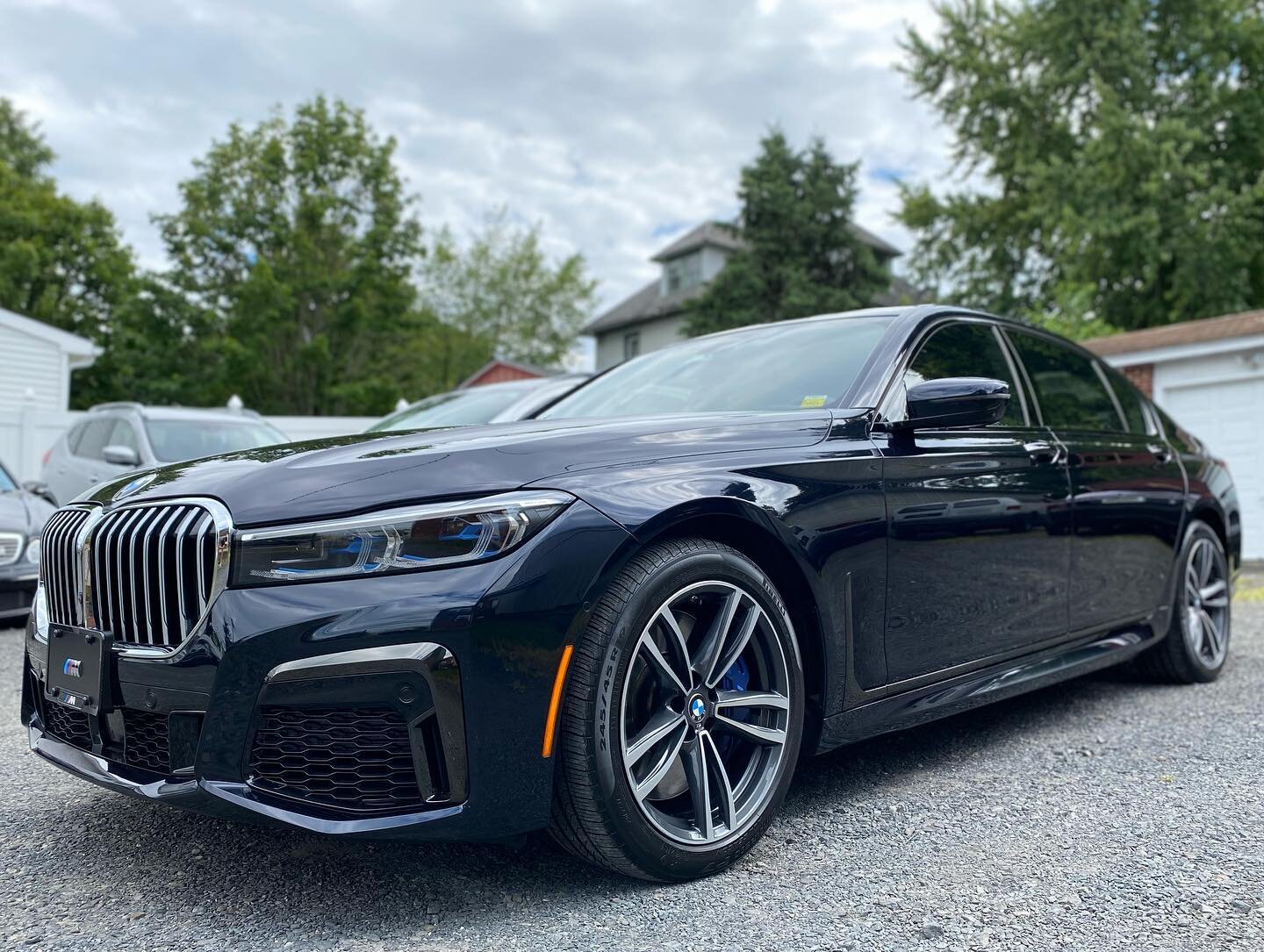 BMW 750I - Level 2 Paint Correction, @iglcoatings Quartz 2-Year Paint Coating, KENZO Industrial on wheels and brakes, as well as 50% Ceramic Tint all around. 
➖➖➖➖➖➖➖➖➖
#detailing #paintcorrection #paintpolishing #ceramiccoating #ceramiccoatings #igl