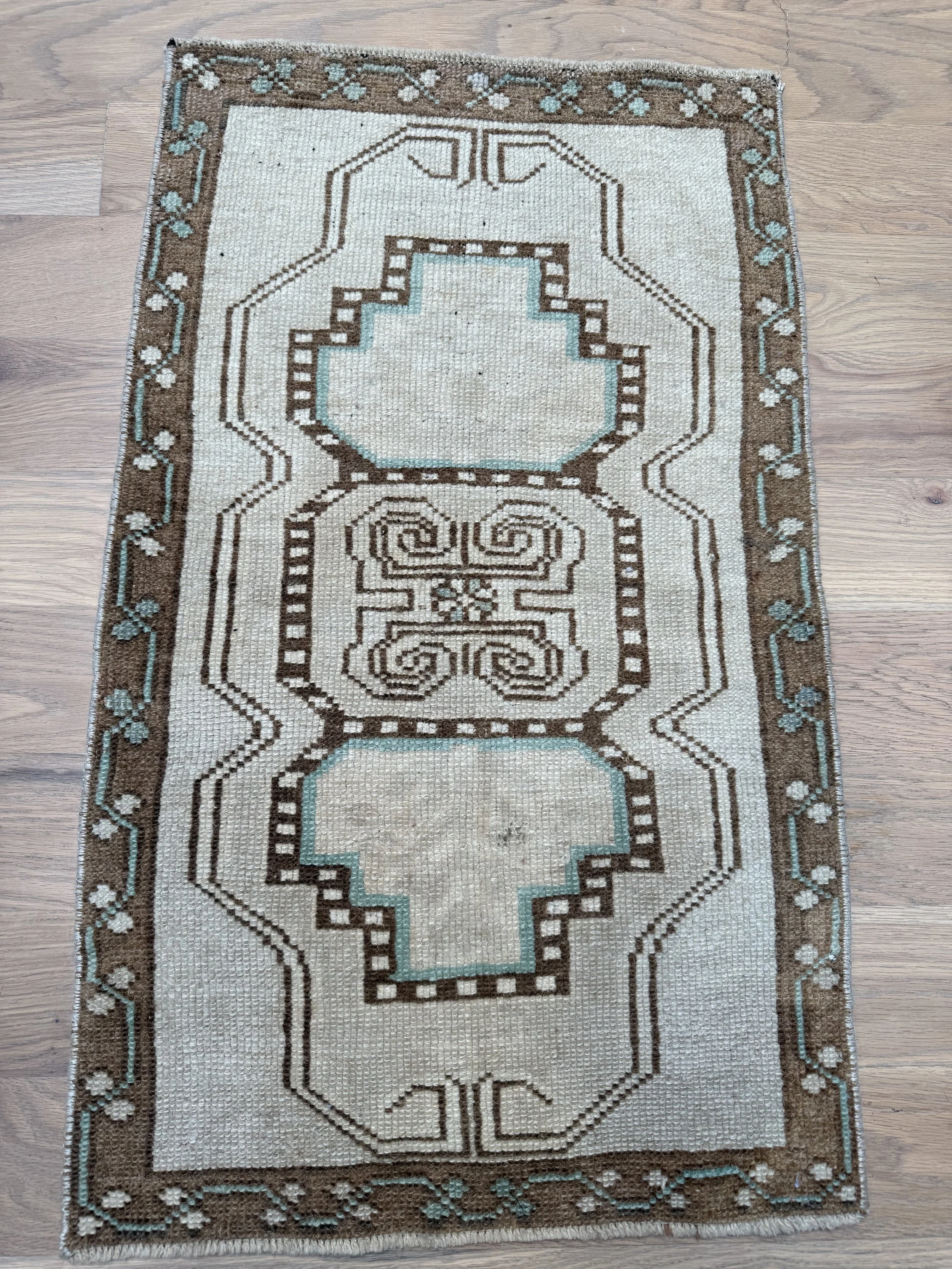 Small Turkish Prayer Rug - NASHVILLE