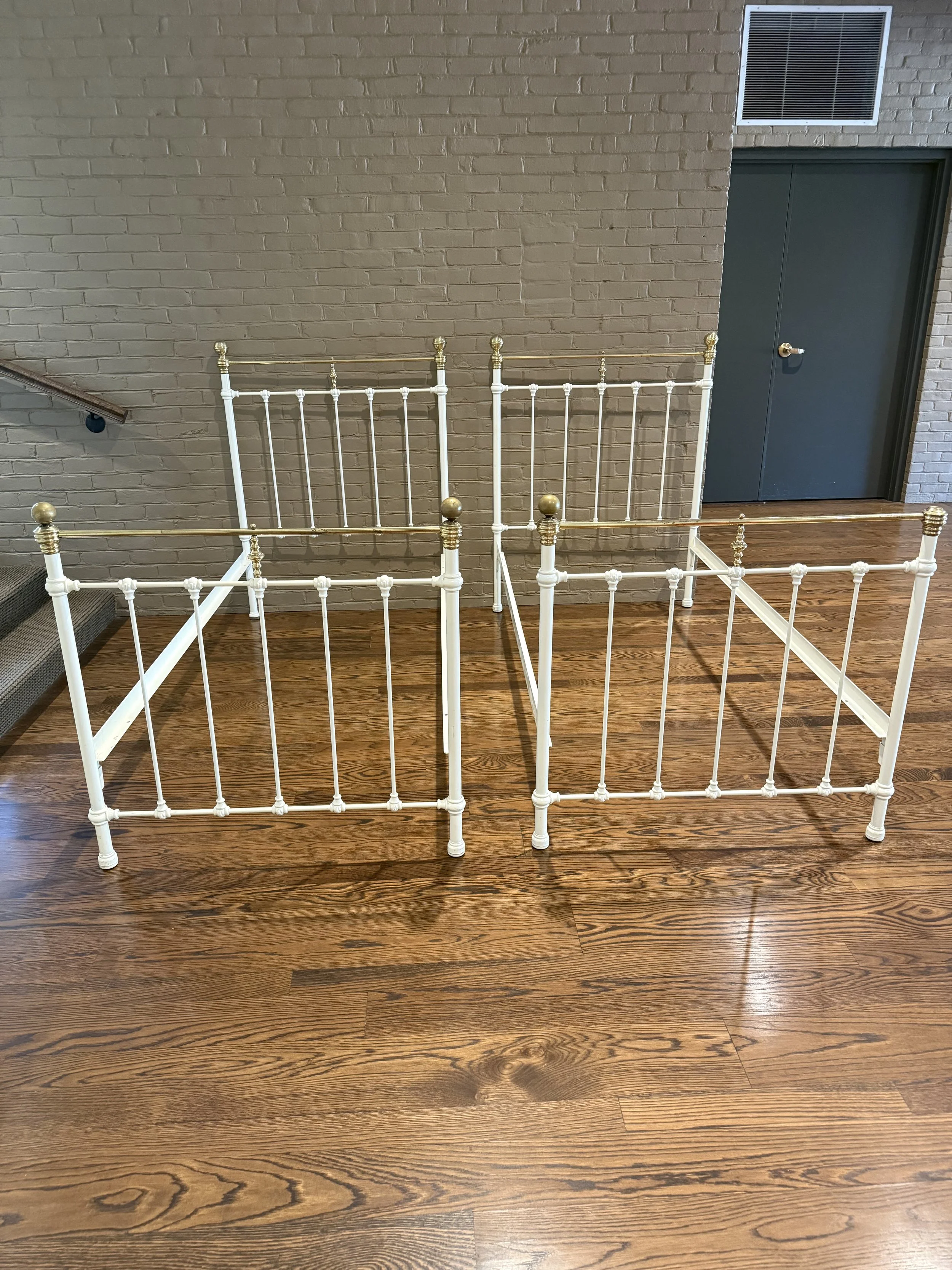 Pair of Brass and White Painted Iron Beds - NASHVILLE